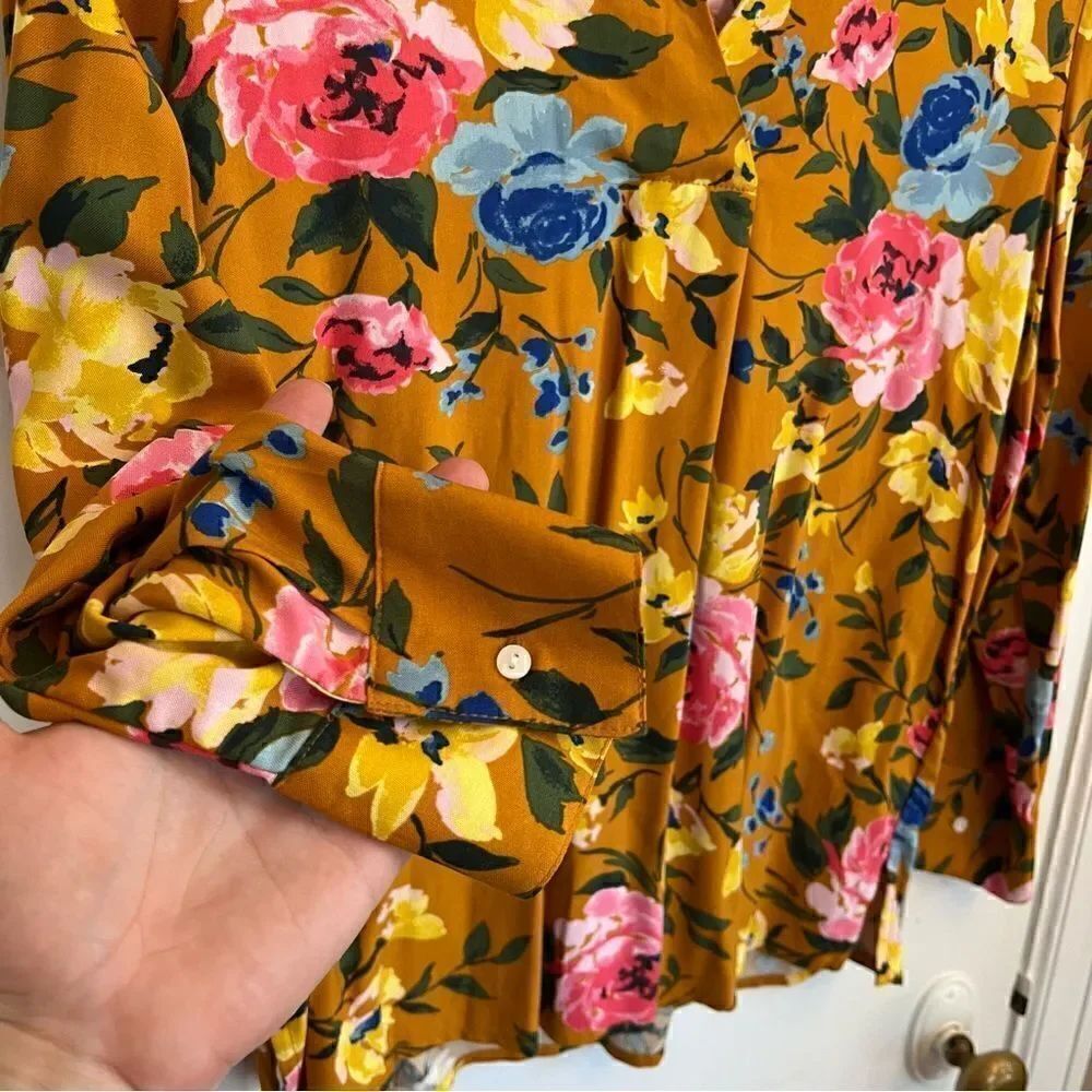 Old Navy Floral Pattern yellow top - Picture 6 of 7